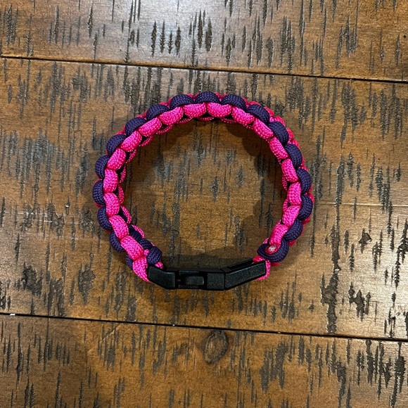 Set of Three handmade paracord bracelets - Picture 8 of 8